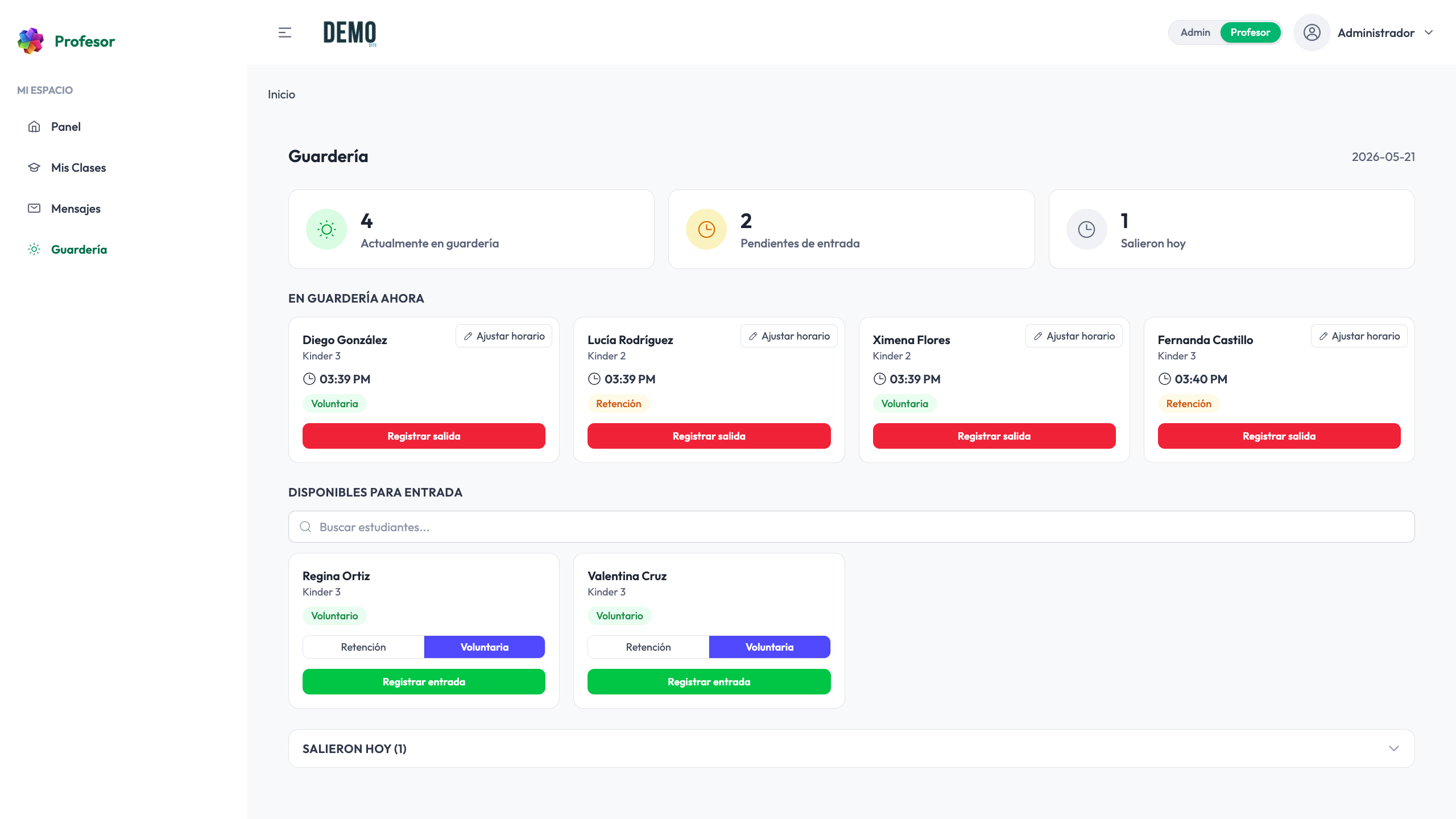 Tablero de daycare en vivo: KPIs de niños dentro, por llegar y ya salieron, y roster con check-in/check-out.